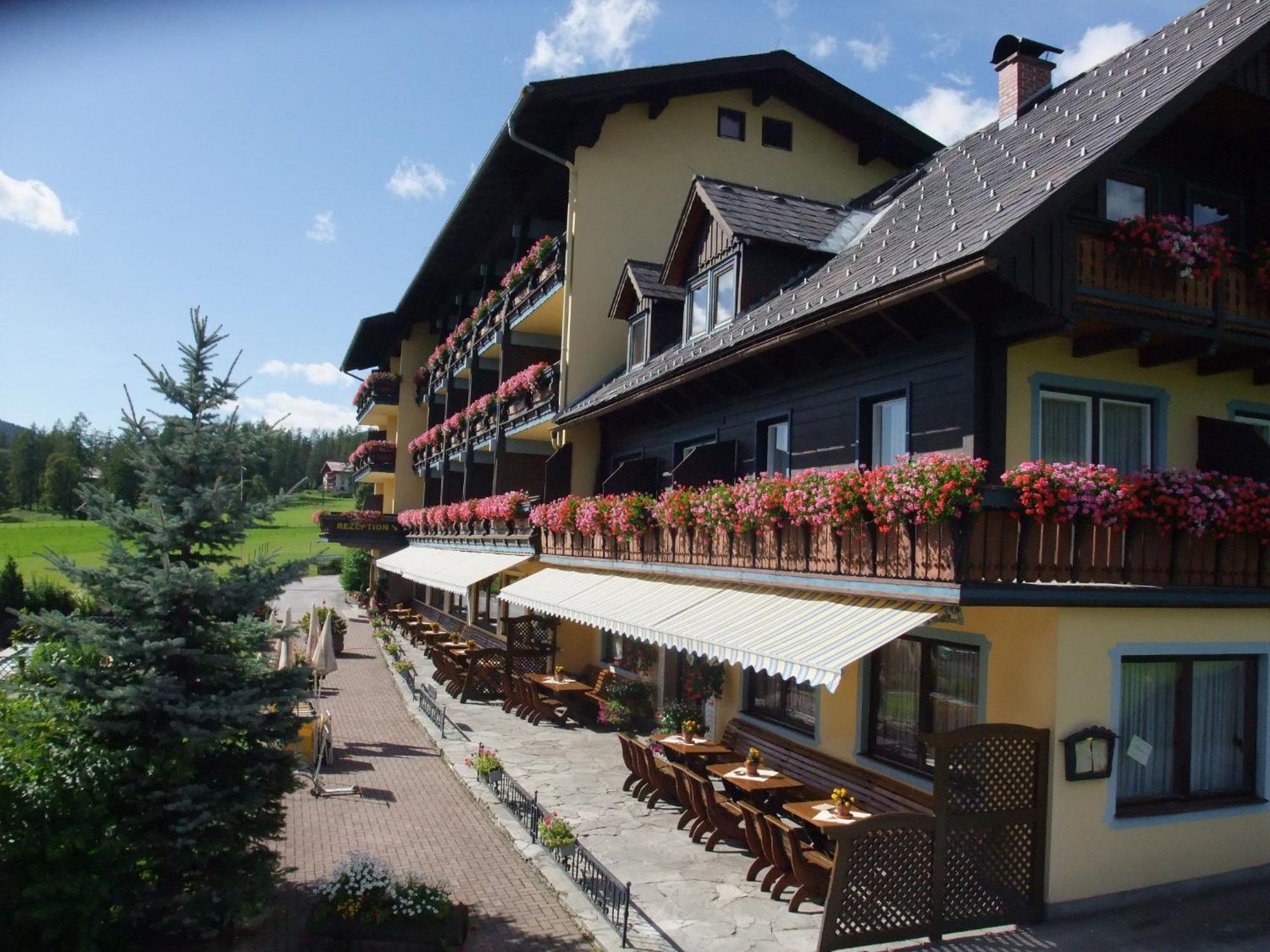 Ferienhotel Knollhof ラムサウ・アム・ダッハシュタイン エクステリア 写真